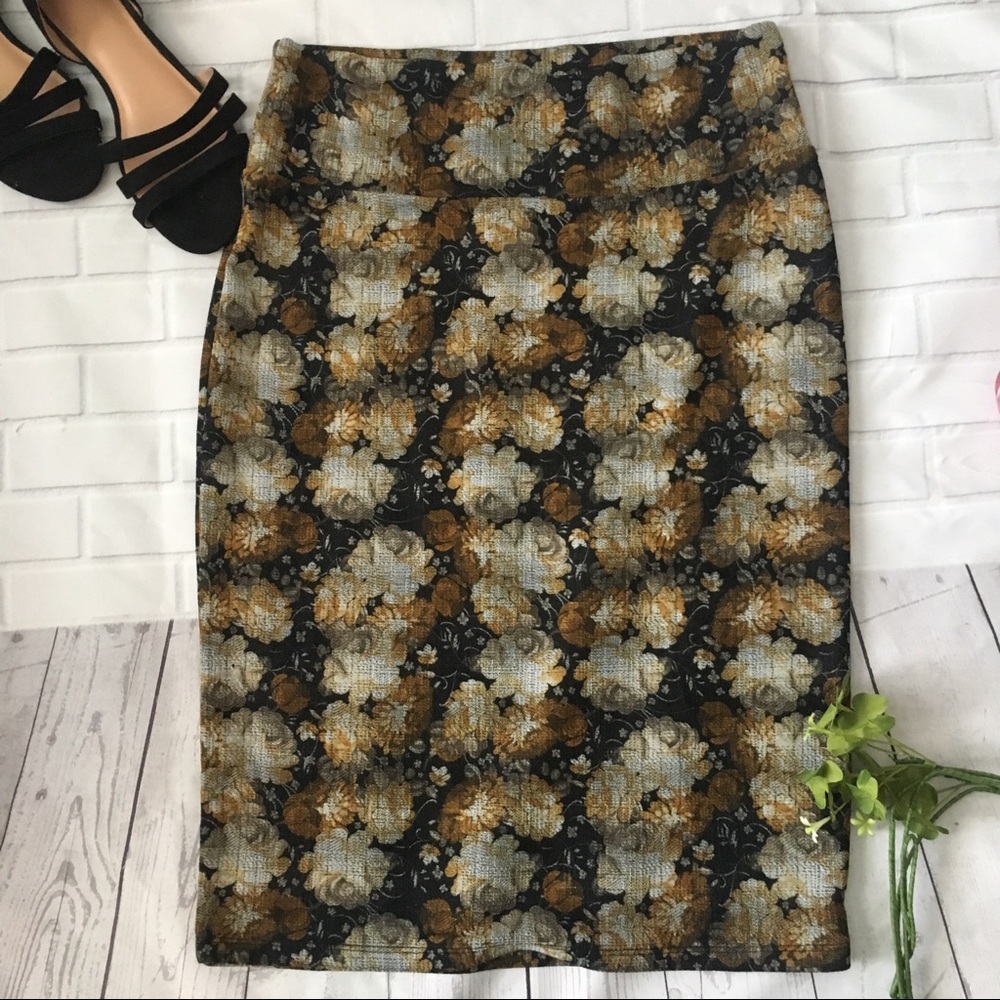 LuLaRoe Cassie pencil skirt